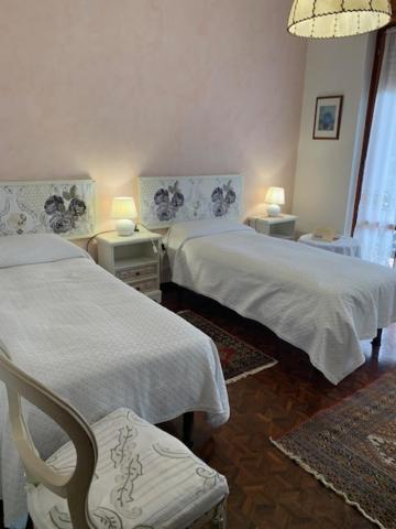 La Casa Dei Pini Bed & Breakfast Malnate Eksteriør bilde
