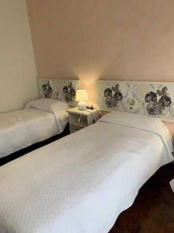 La Casa Dei Pini Bed & Breakfast Malnate Eksteriør bilde