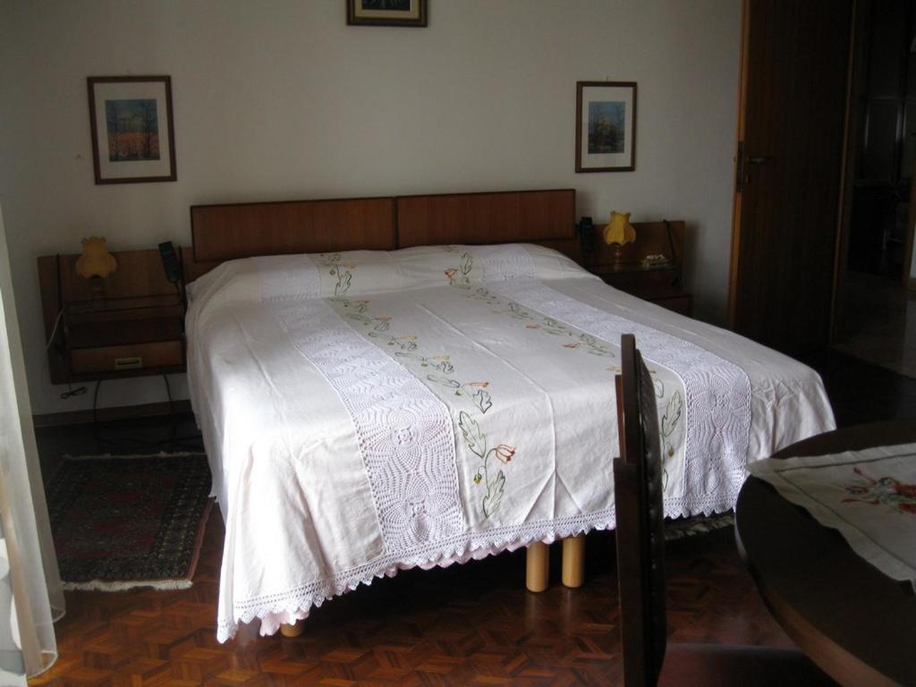 La Casa Dei Pini Bed & Breakfast Malnate Eksteriør bilde