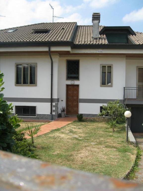 La Casa Dei Pini Bed & Breakfast Malnate Eksteriør bilde