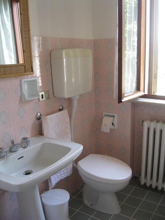 La Casa Dei Pini Bed & Breakfast Malnate Eksteriør bilde